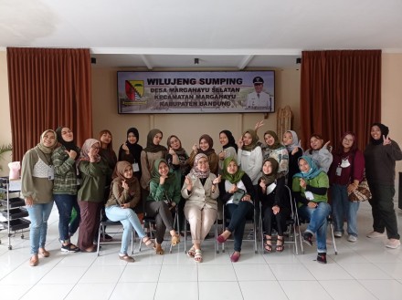 Album : PELATIHAN TATA RIAS DESA MARGAHAYU SELATAN